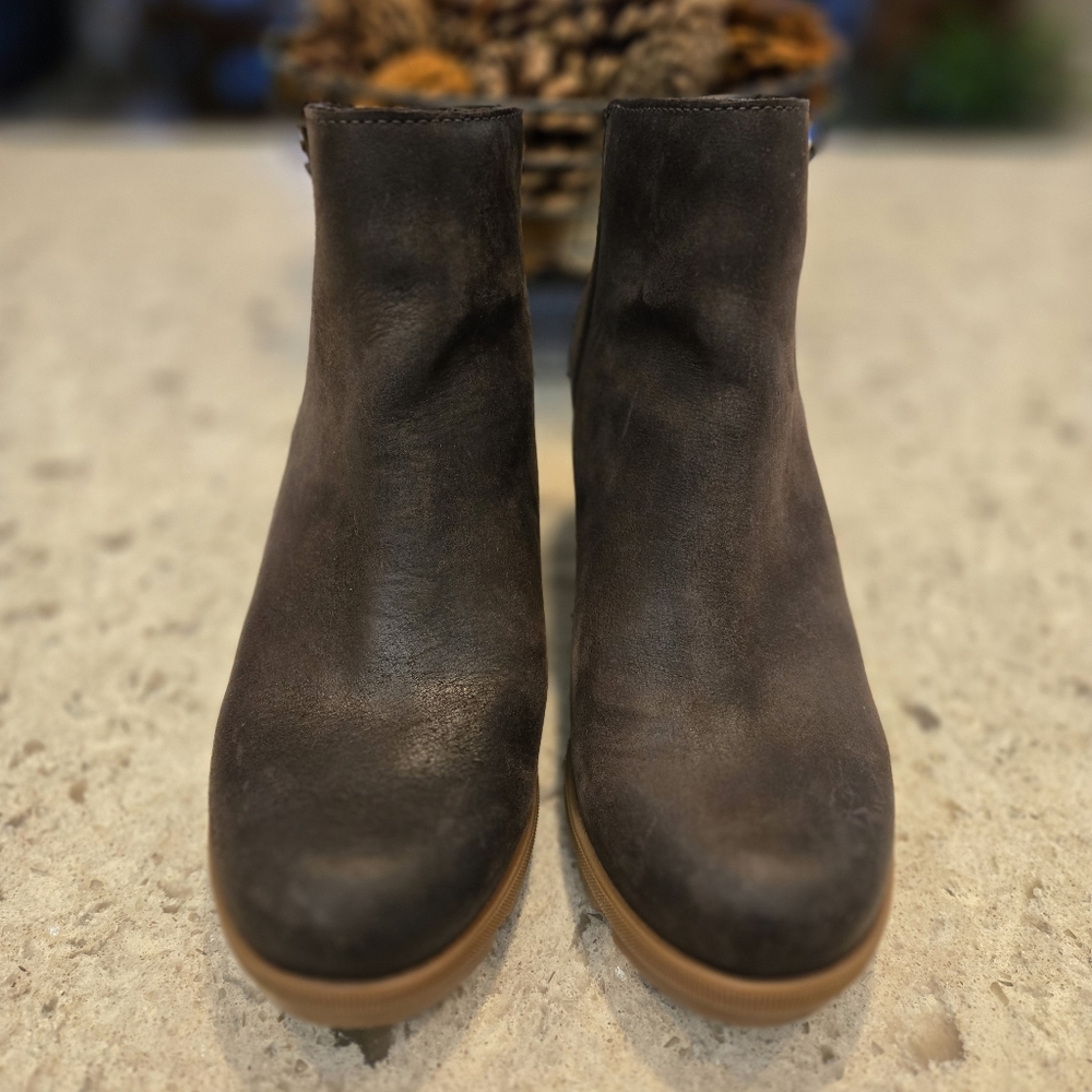 Sorel Joan of Arctic II Wedge Booties Size 8